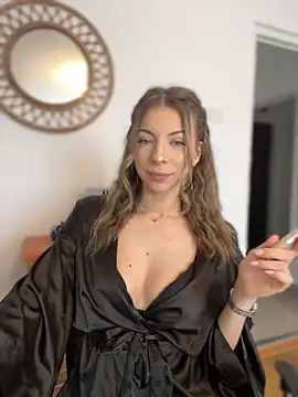 Mia Ethan online show from September 21, 2025, 9:11 am