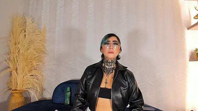 Snapshot of Alahia_Dangelo chatting on May 27, 2026, 5:43 pm Alahia Dangelo online show from May 27, 2026, 5:43 pm
