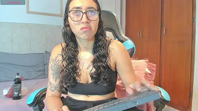  maria foxx  online show from May 1, 2026, 5:17 pm