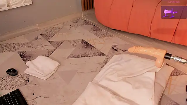 Snapshot of Eilin_clio chatting on January 6, 2025, 3:40 pm Eilin clio online show from January 6, 2025, 3:40 pm