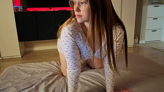 Snapshot of endlesssoffi chatting on October 17, 2025, 7:05 pm endlesssoffi online show from October 17, 2025, 7:05 pm