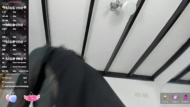 Snapshot of Milkdulce1 chatting on February 2, 2025, 8:24 am Milkdulce1 online show from February 2, 2025, 8:24 am