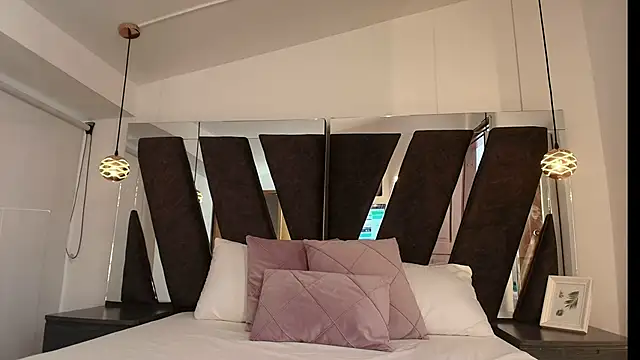 Snapshot of Milkdulce1 chatting on September 29, 2025, 12:32 pm Milkdulce1 online show from September 29, 2025, 12:32 pm