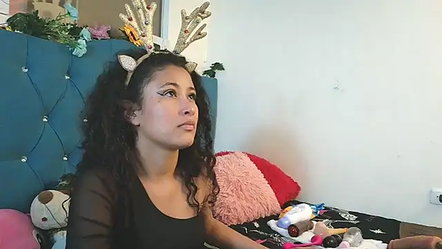 Snapshot of Milkdulce1 chatting on December 16, 2025, 3:00 am Milkdulce1 online show from December 16, 2025, 3:00 am