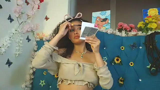 Snapshot of Milkdulce1 chatting on June 4, 2026, 1:28 pm Milkdulce1 online show from June 4, 2026, 1:28 pm