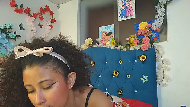 Snapshot of Milkdulce1 chatting on July 14, 2026, 1:39 pm Milkdulce1 online show from July 14, 2026, 1:39 pm