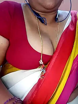 Snapshot of Sexy-Telugunayana2 chatting on February 2, 2025, 6:10 pm Sexy-Telugunayana2 online show from February 2, 2025, 6:10 pm