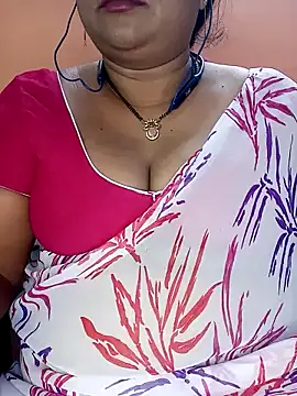 Snapshot of Sexy-Telugunayana2 chatting on February 5, 2025, 9:40 pm Sexy-Telugunayana2 online show from February 5, 2025, 9:40 pm