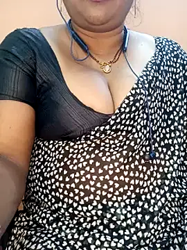 Snapshot of Sexy-Telugunayana2 chatting on February 12, 2025, 9:33 pm Sexy-Telugunayana2 online show from February 12, 2025, 9:33 pm