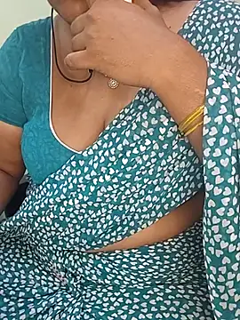 Snapshot of Sexy-Telugunayana2 chatting on October 31, 2025, 8:15 am Sexy-Telugunayana2 online show from October 31, 2025, 8:15 am