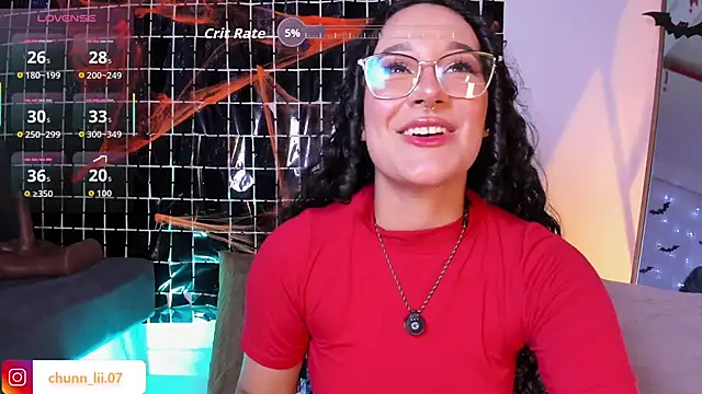 Snapshot of chunn_liioo chatting on October 26, 2025, 11:42 pm chunn liioo online show from October 26, 2025, 11:42 pm