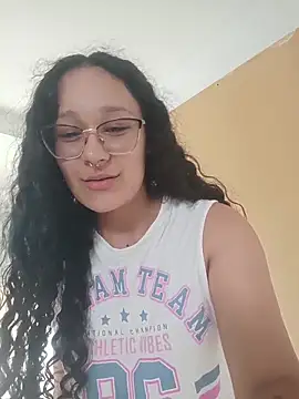 Snapshot of chunn_liioo chatting on November 17, 2025, 8:47 pm chunn liioo online show from November 17, 2025, 8:47 pm