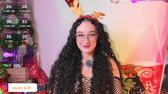 Snapshot of chunn_liioo chatting on December 21, 2025, 8:27 pm chunn liioo online show from December 21, 2025, 8:27 pm