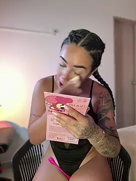 Pink Jazmin online show from May 5, 2026, 1:35 am