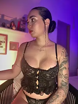 Pink Jazmin online show from June 21, 2026, 1:19 am