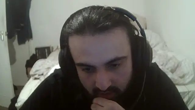 Snapshot of rampartzz chatting on March 6, 2025, 12:21 am rampartzz online show from March 6, 2025, 12:21 am