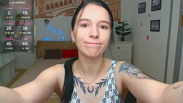 KarolinaBlacks online show from May 6, 2026, 5:14 am