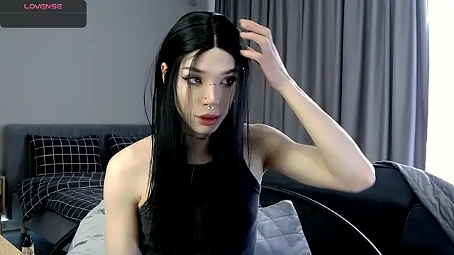 Dasha M online show from November 18, 2025, 6:51 am