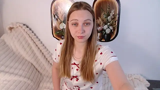 bellaa love  online show from May 3, 2026, 12:05 am