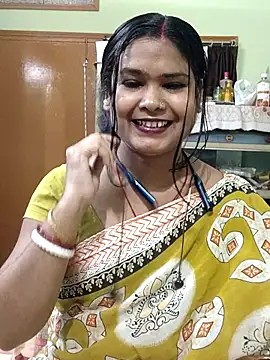 yoursweety09 online show from April 24, 2026, 1:46 pm