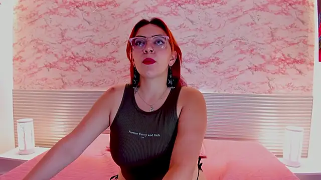 Snapshot of Vioolletta chatting on March 20, 2025, 7:25 pm Vioolletta online show from March 20, 2025, 7:25 pm