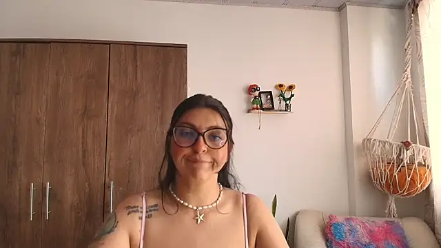 Snapshot of Vioolletta chatting on July 24, 2026, 3:54 pm Vioolletta online show from July 24, 2026, 3:54 pm