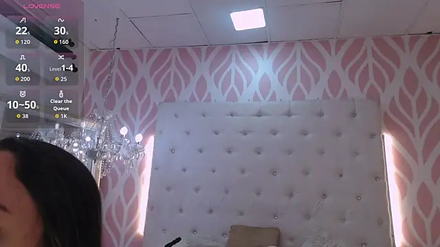 Snapshot of SashaDurante chatting on November 19, 2025, 12:27 pm SashaDurante online show from November 19, 2025, 12:27 pm