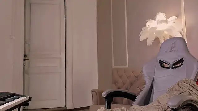 Snapshot of Alisia_Mars chatting on February 11, 2025, 9:42 am Alisia Mars online show from February 11, 2025, 9:42 am