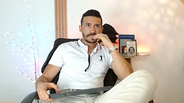 Reiko 85  online show from January 11, 2026, 2:55 pm