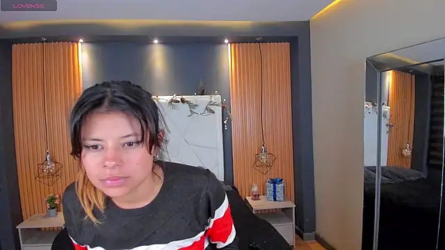 Antonella Torres2 online show from February 17, 2025, 9:35 am