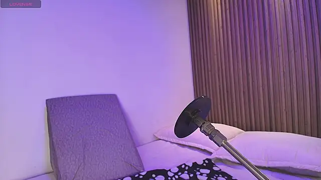 Antonella Torres2 online show from November 11, 2025, 3:28 am