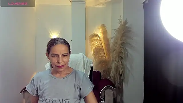 Snapshot of Milf_karlye chatting on June 6, 2026, 3:33 am Milf karlye online show from June 6, 2026, 3:33 am