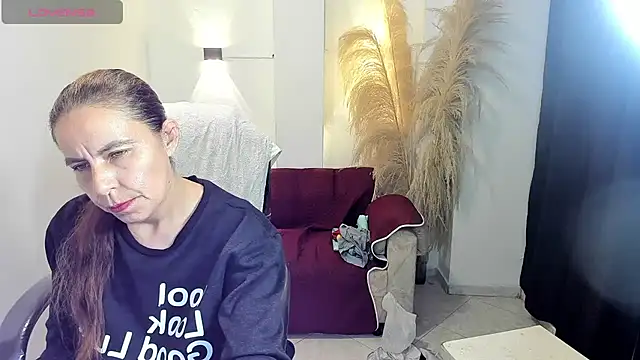 Snapshot of Milf_karlye chatting on June 9, 2026, 4:35 am Milf karlye online show from June 9, 2026, 4:35 am