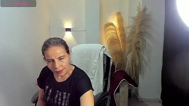Snapshot of Milf_karlye chatting on June 13, 2026, 3:15 am Milf karlye online show from June 13, 2026, 3:15 am
