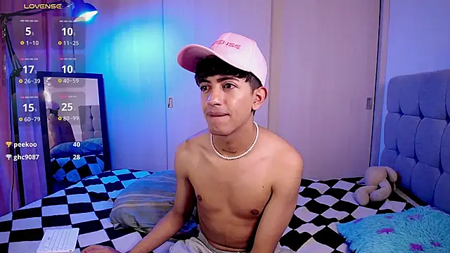 teobowny  online show from January 24, 2025, 4:28 pm