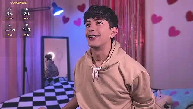 teobowny  online show from February 7, 2025, 2:26 pm