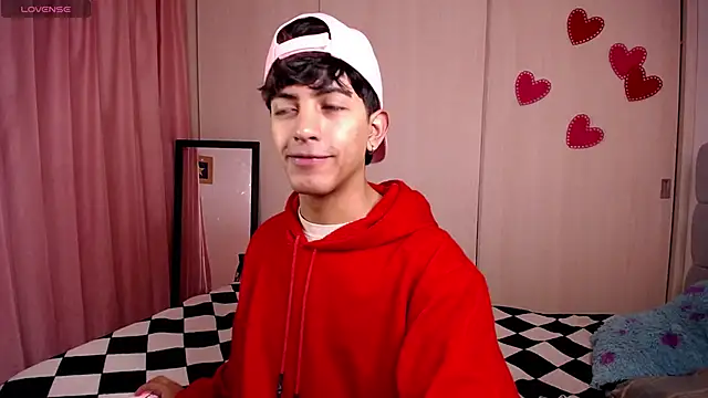 teobowny  online show from March 5, 2025, 5:29 pm