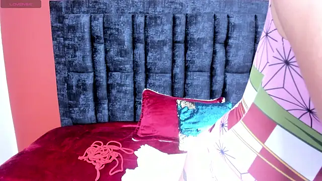 Snapshot of Aurora_Doll_ chatting on October 29, 2025, 12:40 pm Aurora Doll online show from October 29, 2025, 12:40 pm