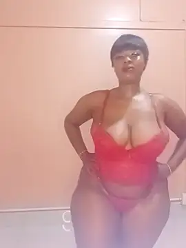 Snapshot of Luciouslips00 chatting on June 1, 2026, 1:35 pm Luciouslips00 online show from June 1, 2026, 1:35 pm