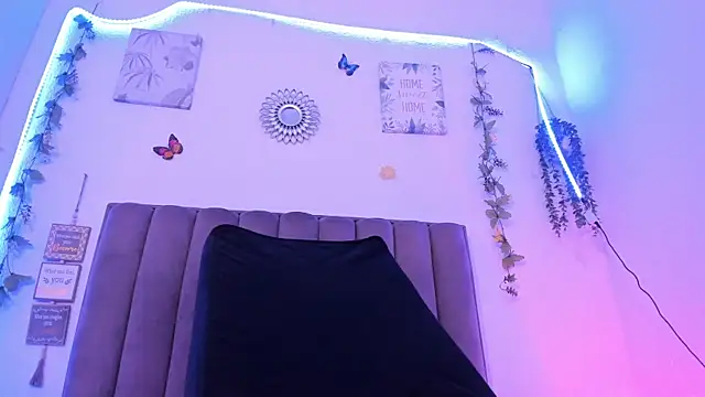 Snapshot of DeisyHarper chatting on October 29, 2025, 7:10 am DeisyHarper online show from October 29, 2025, 7:10 am