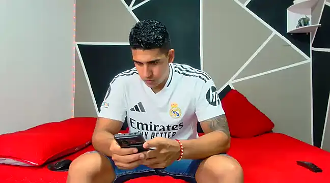 astrom greyy online show from February 8, 2025, 10:19 pm