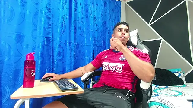 Snapshot of astrom_greyy chatting on October 29, 2025, 11:39 pm astrom greyy online show from October 29, 2025, 11:39 pm