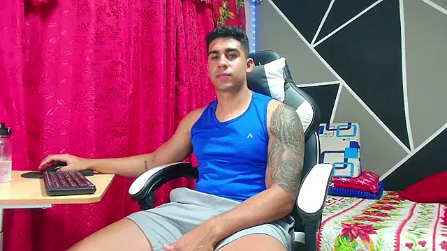 Snapshot of astrom_greyy chatting on December 20, 2025, 12:40 am astrom greyy online show from December 20, 2025, 12:40 am