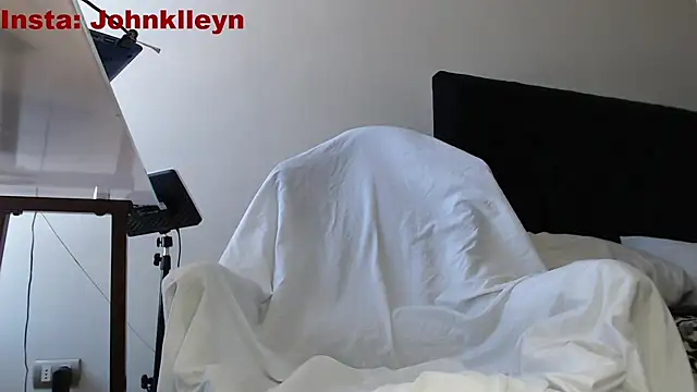 Snapshot of jonhklleyn chatting on November 18, 2025, 6:23 pm jonhklleyn online show from November 18, 2025, 6:23 pm