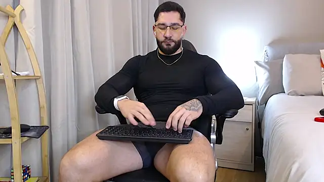 jonhklleyn online show from July 20, 2026, 8:22 pm