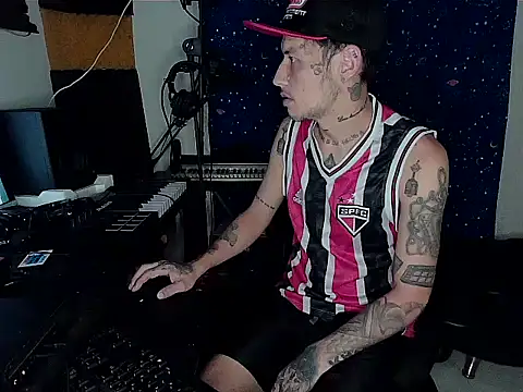 patrik tattoo  online show from December 10, 2024, 12:17 am