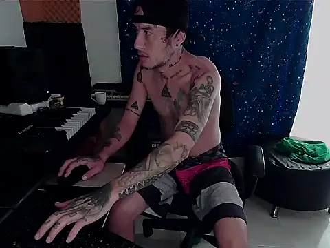 patrik tattoo  online show from February 23, 2025, 1:32 pm