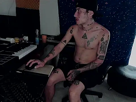 patrik tattoo  online show from March 18, 2025, 12:36 pm