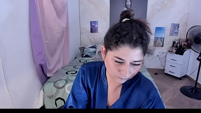 alinabozz1 online show from February 28, 2026, 1:39 am