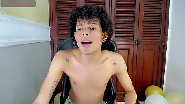 Snapshot of rose_Skinny_ chatting on September 11, 2025, 9:26 pm rose Skinny online show from September 11, 2025, 9:26 pm